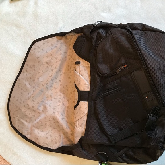 Ful Powerbag Black Messenger Laptop Bag New with Tags - Picture 5 of 13